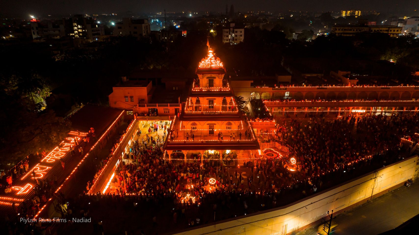 Santram Mandir Nadiad, Santram Deri Nadiad,Who is Santram Maharaj?,When does Santram Mandir Nadiad open and close?,Where can I buy Santram Mandir Books?, Santram Maharaj Books?, When does Santram Deri Nadiad open and close?, What is Saankar Varsha?, How far is Santram Mandir from Vadodara?, How far is Santram Mandir from Ahmedabad?, Santram Mandir from Nadiad Railway Station?,Santram Mandir from Nadiad Bus Station?, Santram Mandir Eye Hospital from Nadiad Railway Station?, Santram Mandir Eye Hospital from Nadiad Bus Station?, Santram, Santram Mandir, Santram Temple, Santram Temple Nadiad, Santram Deri,